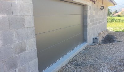 Pose d'une porte de garage motorisé à La Tour-du-Pin