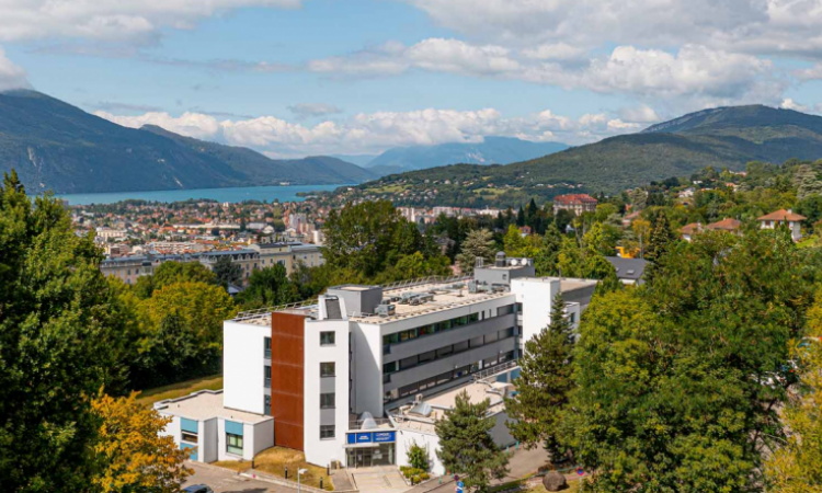 Rénovation thermique d'une clinique à Aix les Bains